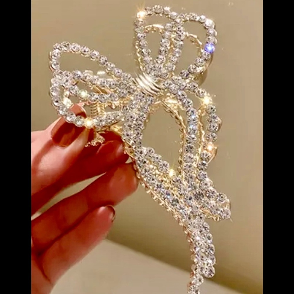 Super Elegant Embellished Hairpin to Enhance your Casual or Night Our Hair look - Picture 3 of 12